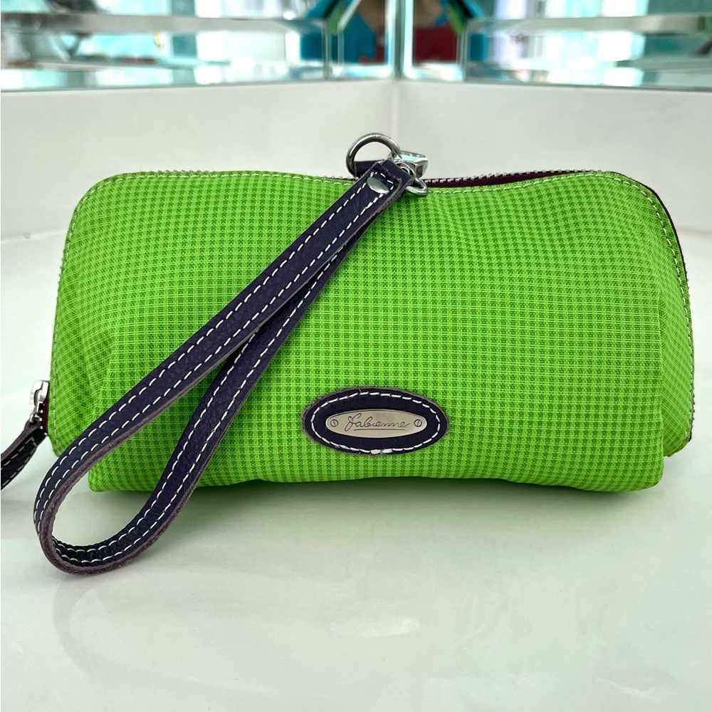 NWOT Fabrienne Wristlet Clutch